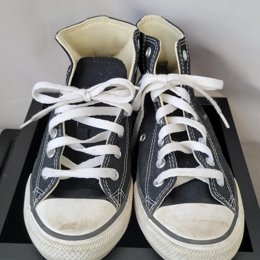 Converse Chuck Taylor All Star High Top Unisex Kids Sneakers Youth 2.5‎